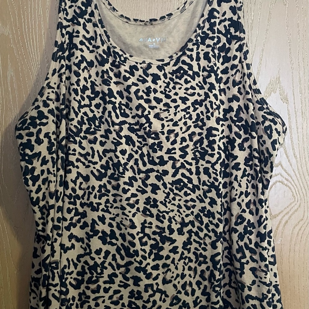 2 plus size tanks tops Ava & Viv leopard print and black. 4X